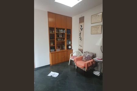 Casa à venda com 220m², 4 quartos e 3 vagasFoto 03