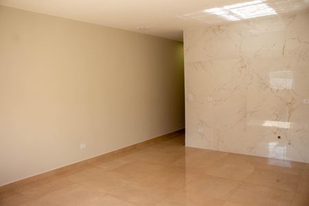 Casa para alugar com 70m², 2 quartos e 2 vagasSala/Cozinha