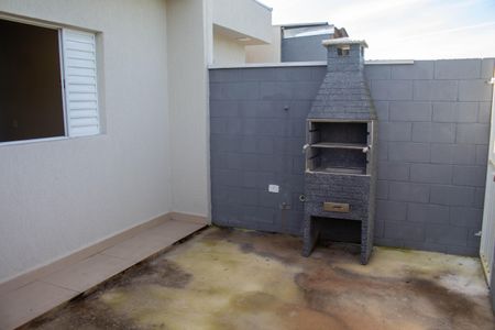 Casa para alugar com 70m², 2 quartos e 2 vagasChurrasqueira/Quintal dos fundos