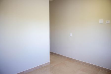 Casa para alugar com 70m², 2 quartos e 2 vagasSuíte