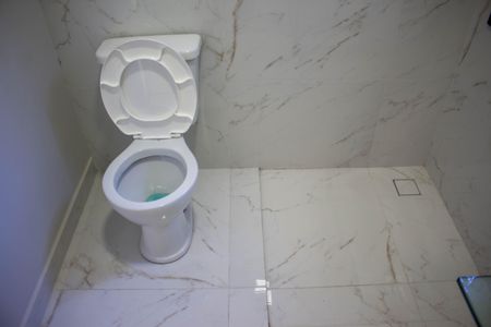 Casa para alugar com 70m², 2 quartos e 2 vagasBanheiro Social