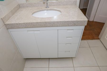 Apartamento à venda com 69m², 2 quartos e sem vagaBanheiro