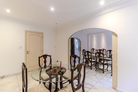 Casa à venda com 600m², 5 quartos e 8 vagasSala 5