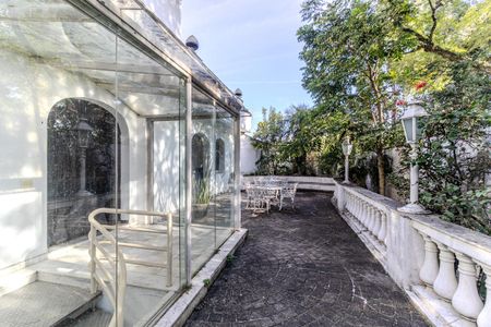 Casa à venda com 600m², 5 quartos e 8 vagasPátio