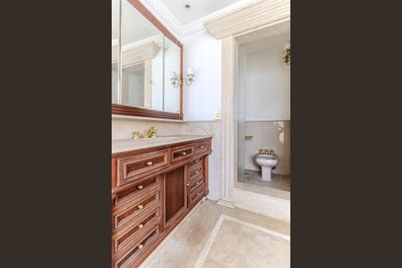 Casa à venda com 600m², 5 quartos e 8 vagasBanheiro da Suíte 3