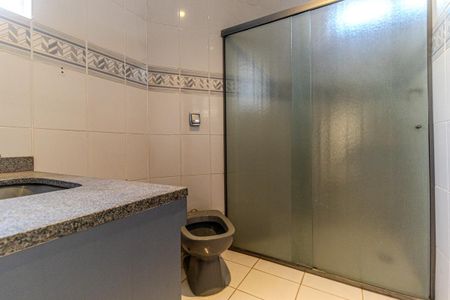 Casa à venda com 600m², 5 quartos e 8 vagasBanheiro da Suíte 4