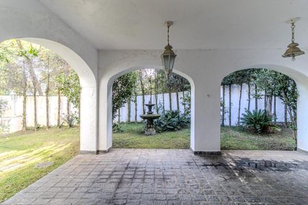 Casa à venda com 600m², 5 quartos e 8 vagasEntrada