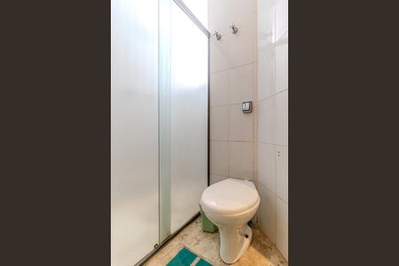 Casa à venda com 600m², 5 quartos e 8 vagasBanheiro da Suíte 2