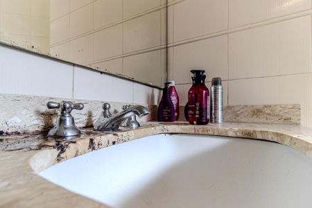 Casa à venda com 600m², 5 quartos e 8 vagasBanheiro da Suíte 1