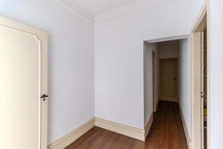 Casa à venda com 600m², 5 quartos e 8 vagasSuíte 1