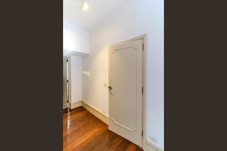 Casa à venda com 600m², 5 quartos e 8 vagasSuíte 3