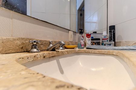 Casa à venda com 600m², 5 quartos e 8 vagasBanheiro da Suíte 2