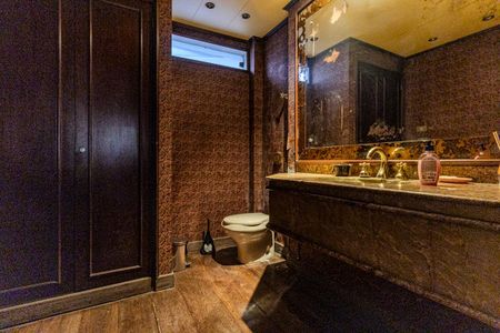 Casa à venda com 600m², 5 quartos e 8 vagasLavabo