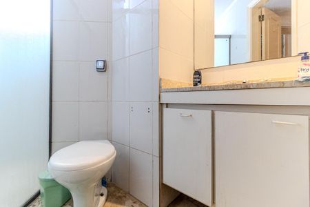 Casa à venda com 600m², 5 quartos e 8 vagasBanheiro da Suíte 2