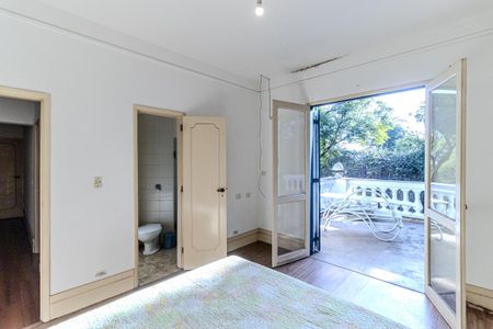 Casa à venda com 600m², 5 quartos e 8 vagasSuíte 1