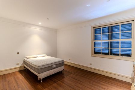 Casa à venda com 600m², 5 quartos e 8 vagasSuíte 4