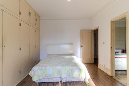 Casa à venda com 600m², 5 quartos e 8 vagasSuíte 1