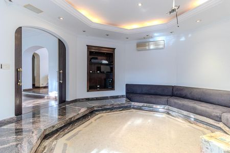 Casa à venda com 600m², 5 quartos e 8 vagasSala 3