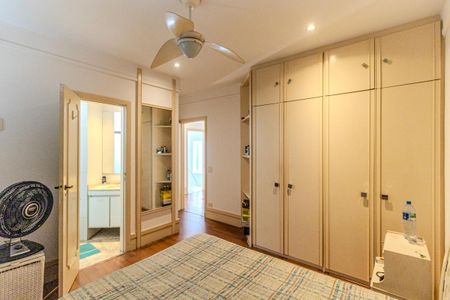 Casa à venda com 600m², 5 quartos e 8 vagasSuíte 2