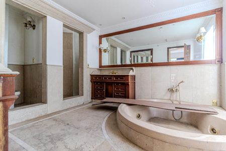 Casa à venda com 600m², 5 quartos e 8 vagasBanheiro da Suíte 3