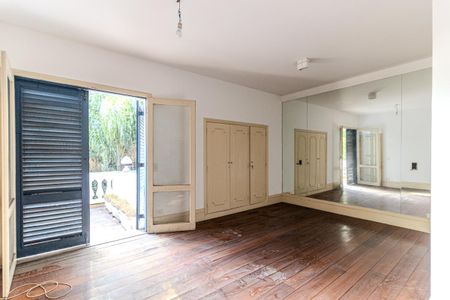 Casa à venda com 600m², 5 quartos e 8 vagasSuíte 3