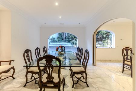 Casa à venda com 600m², 5 quartos e 8 vagasSala 4