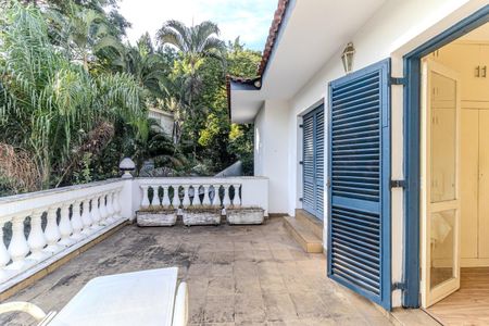 Casa à venda com 600m², 5 quartos e 8 vagasVaranda