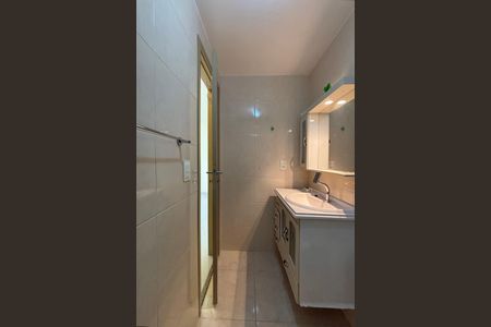 Apartamento à venda com 108m², 2 quartos e 2 vagas Apartamento à venda com 108m², 2 quartos e 2 vagasBanheiro da Suíte