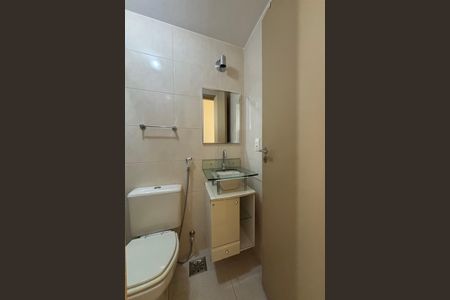 Apartamento à venda com 108m², 2 quartos e 2 vagas Apartamento à venda com 108m², 2 quartos e 2 vagasBanheiro social