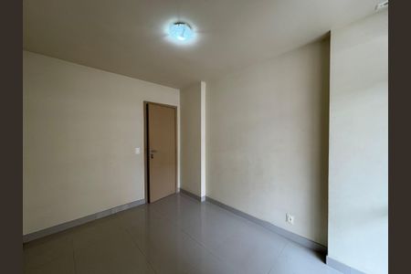 Apartamento à venda com 108m², 2 quartos e 2 vagas Apartamento à venda com 108m², 2 quartos e 2 vagasQuarto
