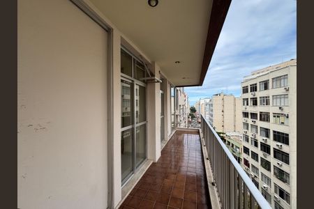 Apartamento à venda com 108m², 2 quartos e 2 vagas Apartamento à venda com 108m², 2 quartos e 2 vagasVaranda da Sala