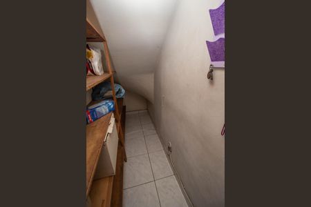Casa à venda com 180m², 2 quartos e 2 vagasDespensa