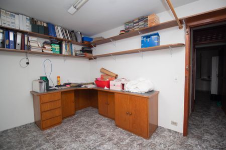 Casa à venda com 180m², 2 quartos e 2 vagasEscritório