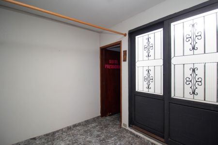 Casa à venda com 180m², 2 quartos e 2 vagasEscritório