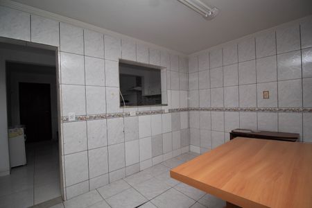 Casa à venda com 180m², 2 quartos e 2 vagasCopa