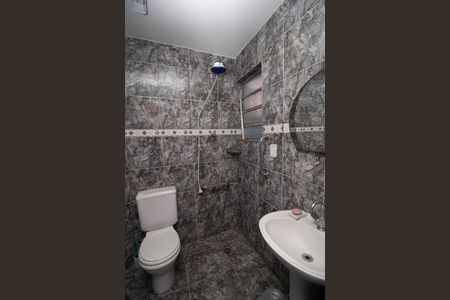 Casa à venda com 180m², 2 quartos e 2 vagasBanheiro Social