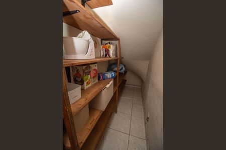 Casa à venda com 180m², 2 quartos e 2 vagasDespensa