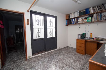 Casa à venda com 180m², 2 quartos e 2 vagasEscritório