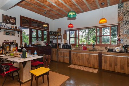 Casa de condomínio à venda com 420m², 6 quartos e 4 vagasCozinha