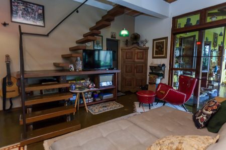 Casa de condomínio à venda com 420m², 6 quartos e 4 vagasSala