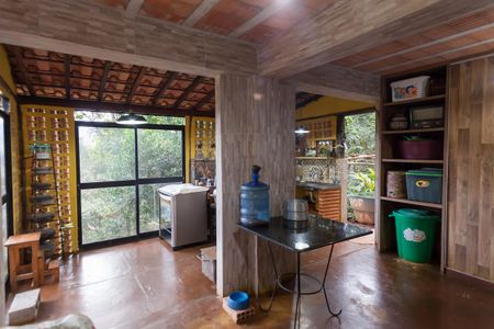 Casa de condomínio à venda com 420m², 6 quartos e 4 vagasÁrea de Serviço