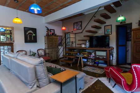 Casa de condomínio à venda com 420m², 6 quartos e 4 vagasSala