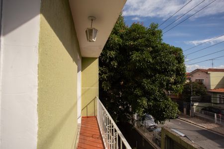 Casa à venda com 200m², 3 quartos e 2 vagas Casa à venda com 200m², 3 quartos e 2 vagasVaranda