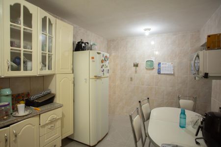 Casa à venda com 200m², 3 quartos e 2 vagas Casa à venda com 200m², 3 quartos e 2 vagasCozinha