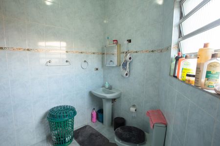 Casa à venda com 200m², 3 quartos e 2 vagas Casa à venda com 200m², 3 quartos e 2 vagasBanheiro 1