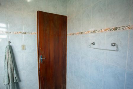 Casa à venda com 200m², 3 quartos e 2 vagas Casa à venda com 200m², 3 quartos e 2 vagasBanheiro 1