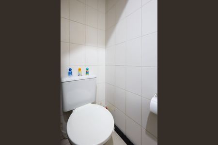 Casa à venda com 139m², 3 quartos e 2 vagas Casa à venda com 139m², 3 quartos e 2 vagasBanheiro Social