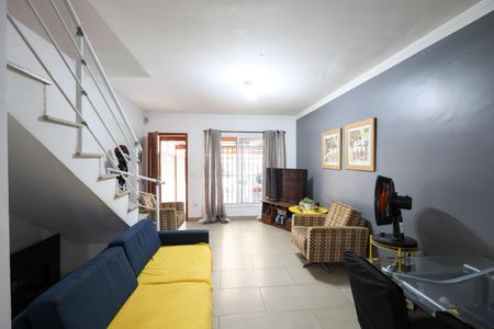 Casa à venda com 139m², 3 quartos e 2 vagas Casa à venda com 139m², 3 quartos e 2 vagasSala