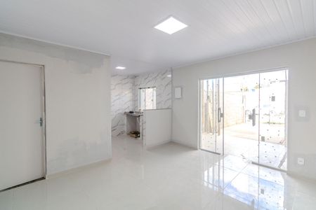 Casa para alugar com 60m², 1 quarto e 1 vaga Casa para alugar com 60m², 1 quarto e 1 vagaSala
