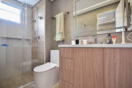 Apartamento à venda com 213m², 3 quartos e 4 vagasBanheiro Suíte 2